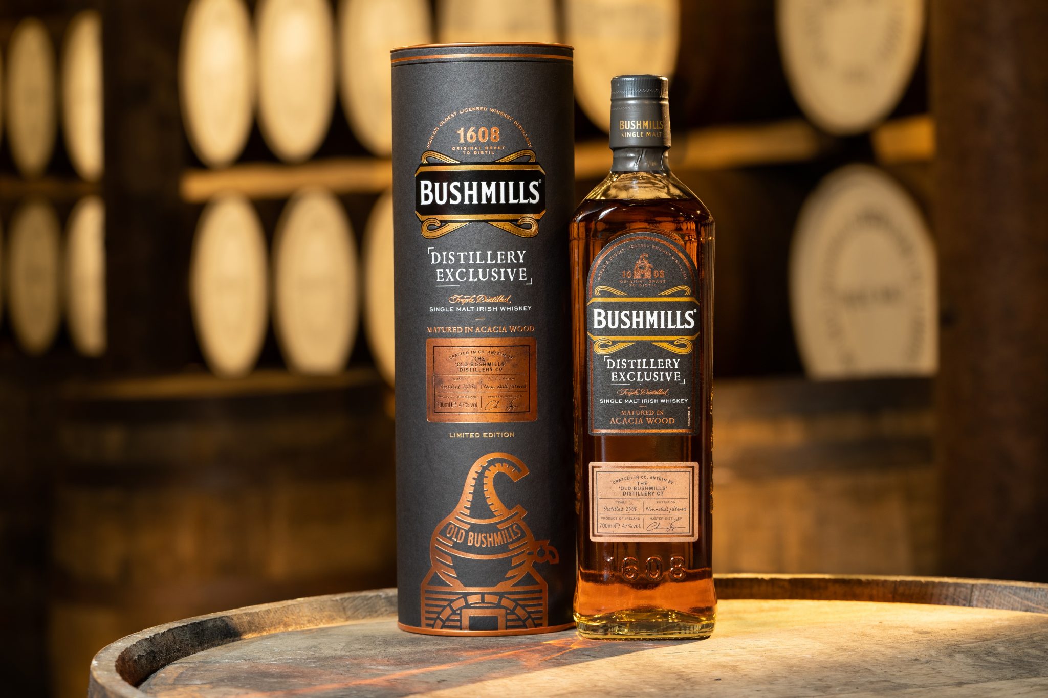 Как сделать шишковый виски. Ирландский виски Bushmills. Ирландский виски Бушмилс. Bushmills Irish Whiskey 1608. The old Bushmills Distillery Irish Whiskey 1608.